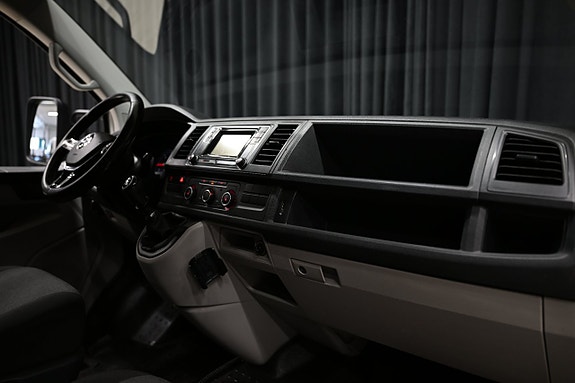 Volkswagen Transporter 17 of 26