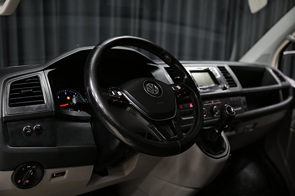 Volkswagen Transporter 14 of 26
