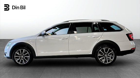 Skoda Octavia 2 of 5