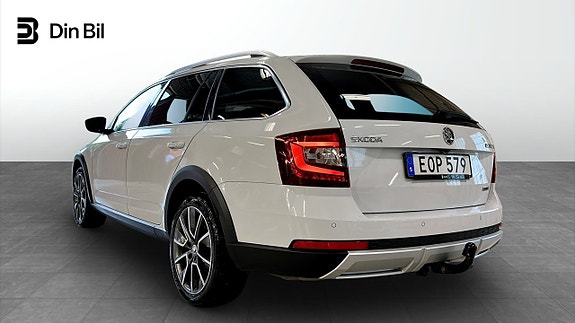 Skoda Octavia 3 of 5