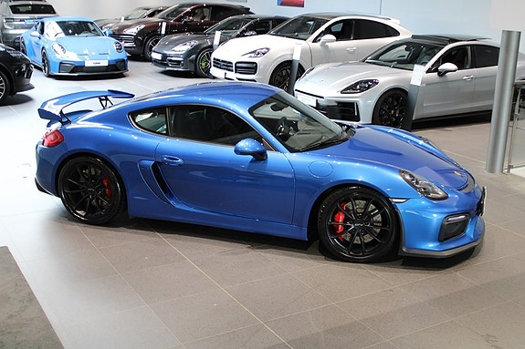 Porsche Cayman GT4 3 of 5