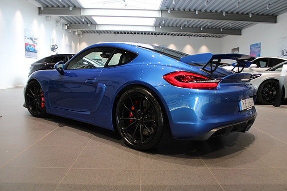 Porsche Cayman GT4 2 of 5