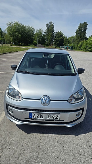 Volkswagen UP! 3 of 5