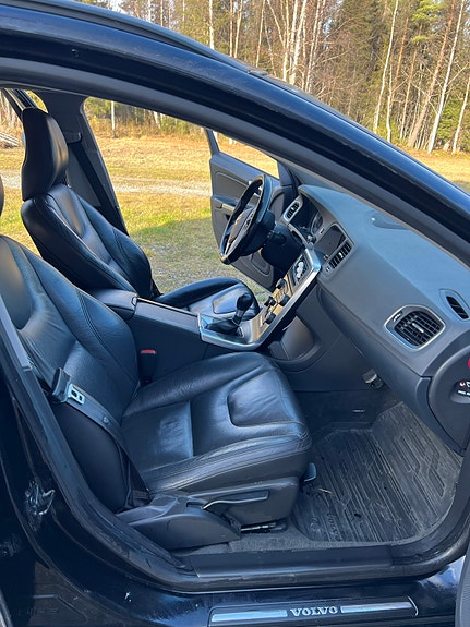 Volvo V60 5 of 10