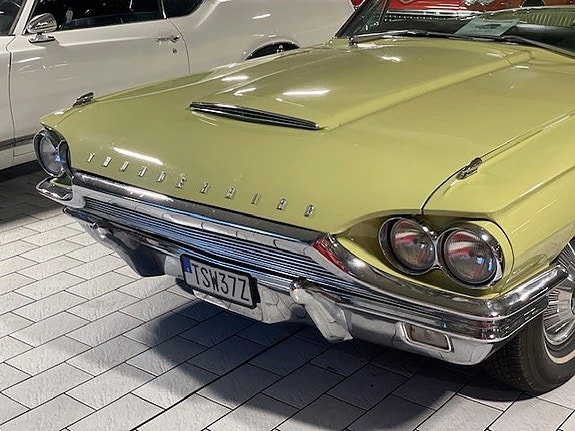 Ford Thunderbird 11 of 30