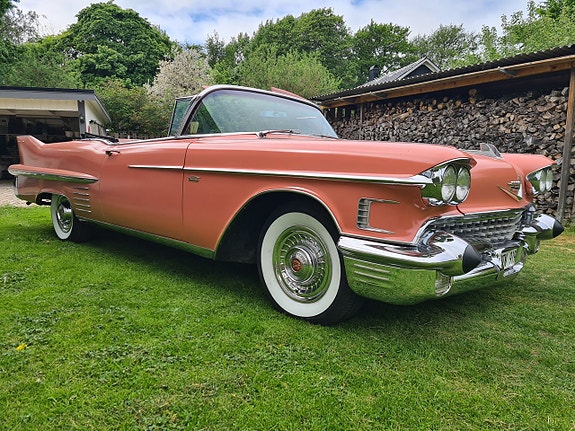 Ford Thunderbird 25 of 30