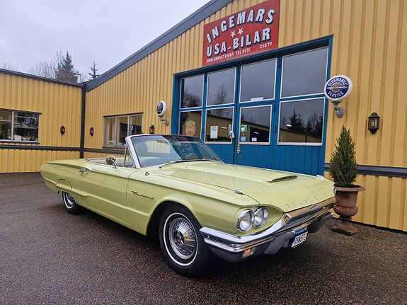 Ford Thunderbird 9 of 30