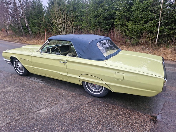 Ford Thunderbird 2 of 5