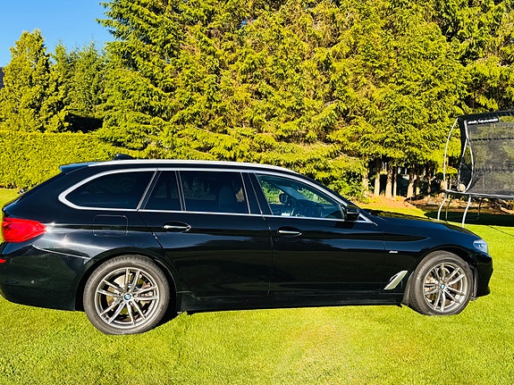 BMW 520d 3 of 5