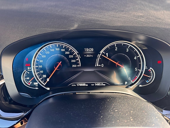BMW 520d 9 of 18