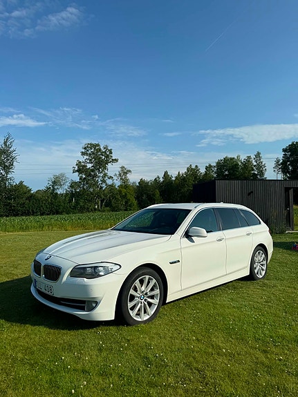 BMW 520d 2 of 5