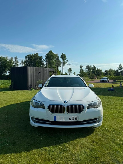 BMW 520d 4 of 5