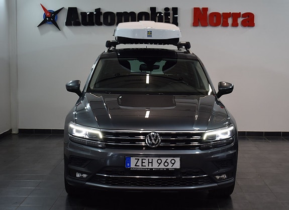 Volkswagen Tiguan 3 of 5