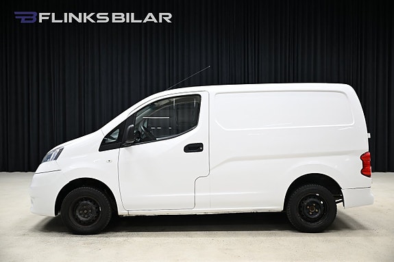 Nissan NV200 2 of 5