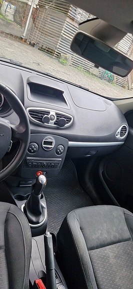 Renault Clio 6 of 7