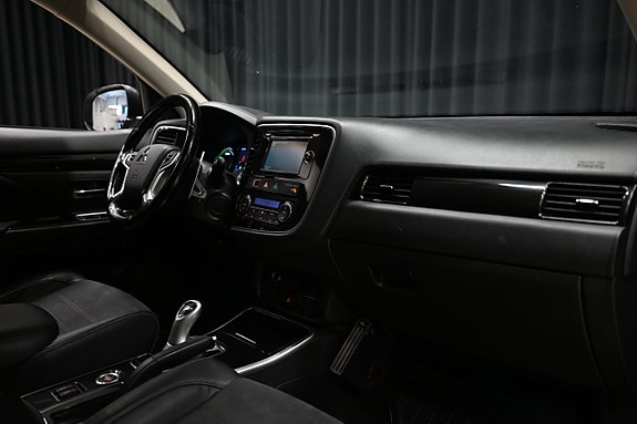 MITSUBISHI OUTLANDER PHEV HYBRIDE RECHARGEABLE 203 CH PLUG-IN BVA - ATTELAGE - 228300 KM