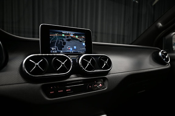 Mercedes-Benz X250 d 24 of 27