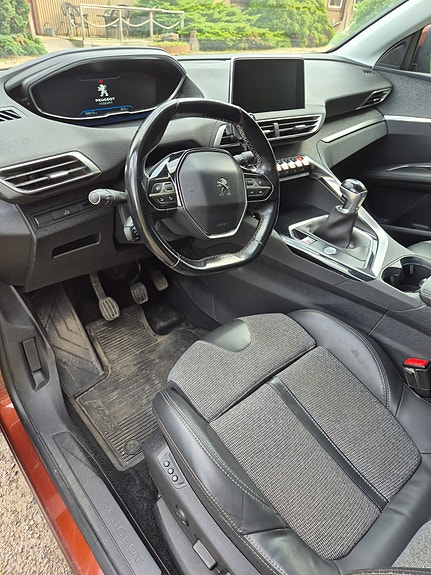 Peugeot 3008 3 of 5