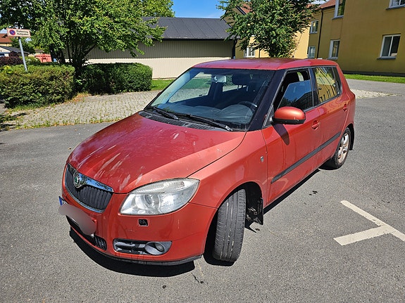 Skoda Fabia 2 of 6