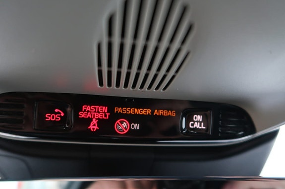Volvo V60 Cross Country 13 of 19