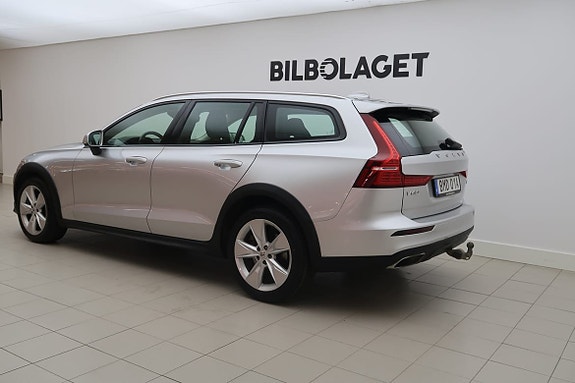 Volvo V60 Cross Country 3 of 5