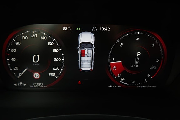 Volvo V60 Cross Country 8 of 19