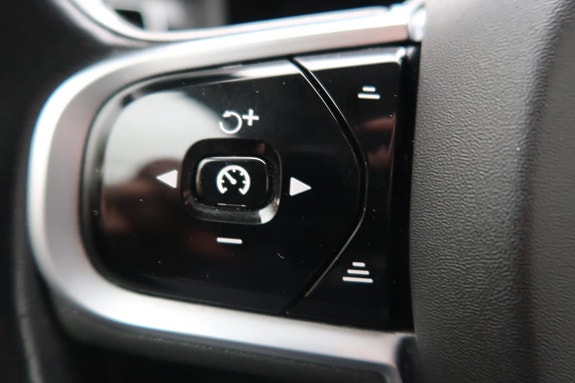 Volvo V60 Cross Country 14 of 19