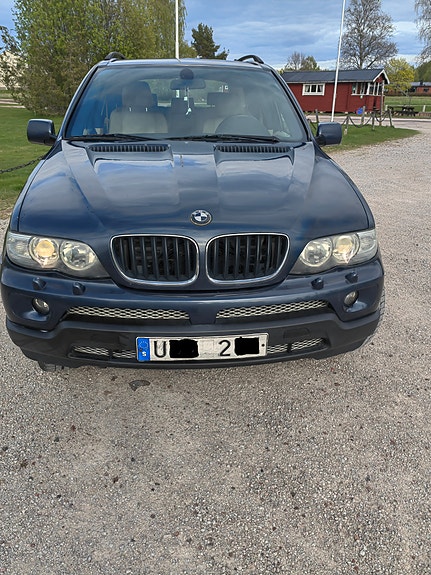 BMW X5 3 of 5