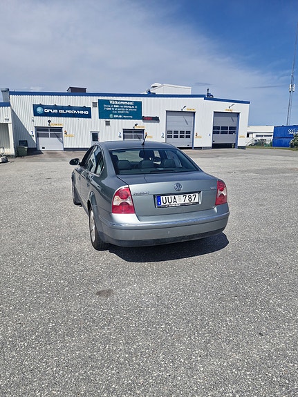 Volkswagen Passat 4 of 5
