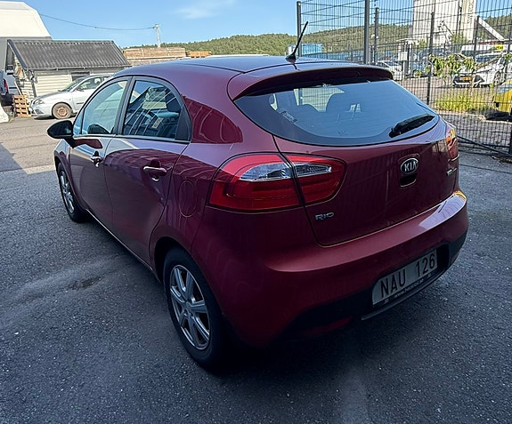 Kia Rio 4 of 5