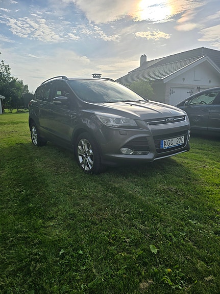 Ford Kuga 2 of 5