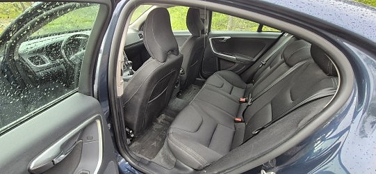 Volvo S60 4 of 5