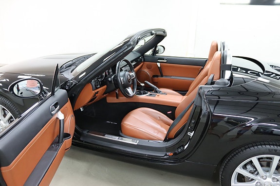 Mazda MX-5 13 of 21