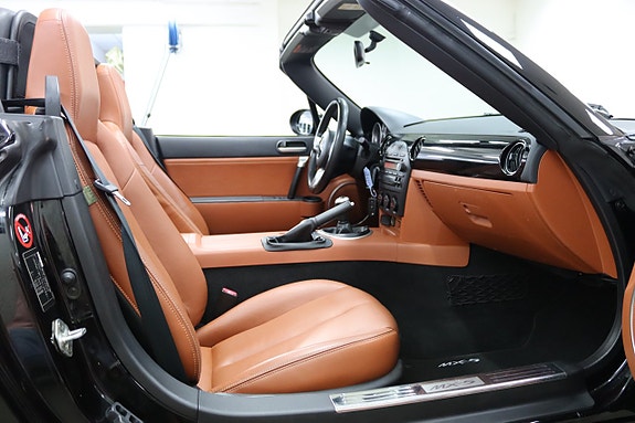Mazda MX-5 15 of 21