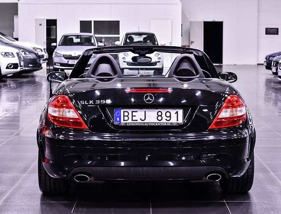 Mercedes-Benz SLK350 5 of 5