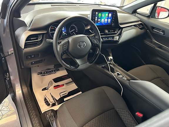 Toyota C-HR 8 of 12