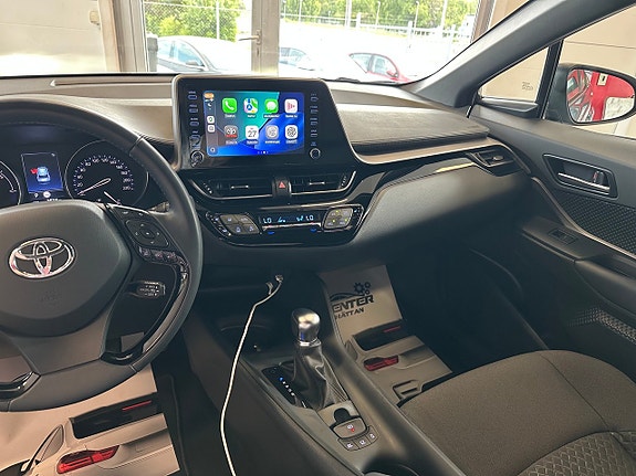 Toyota C-HR 12 of 12