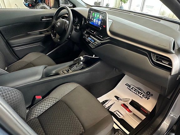 Toyota C-HR 10 of 12