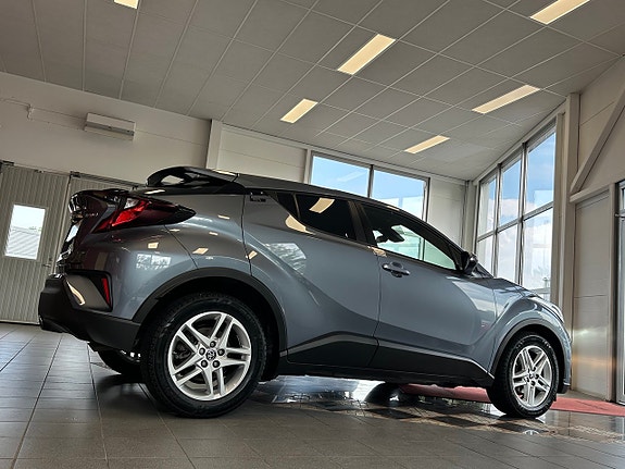 Toyota C-HR 5 of 5