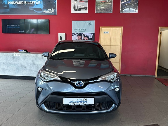Toyota C-HR 4 of 5