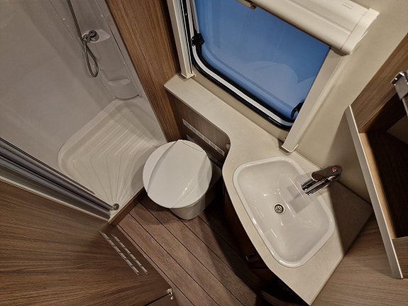 Knaus 650 UDF Scandinavian Selection (ALDE+AC+Solcell+Barnkammare+Micro) 17 of 23