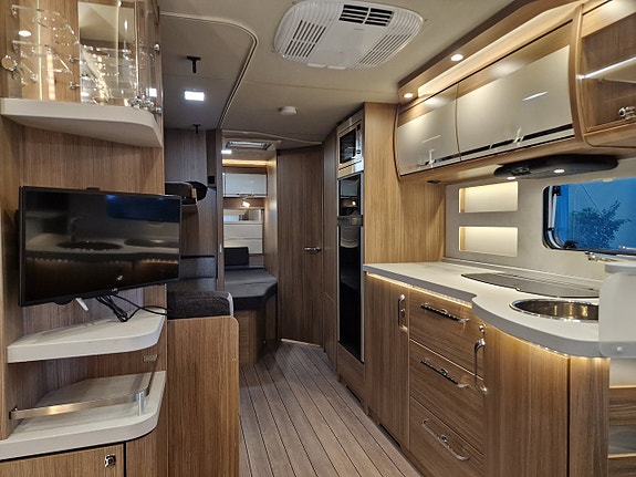 Knaus 650 UDF Scandinavian Selection (ALDE+AC+Solcell+Barnkammare+Micro) 9 of 23