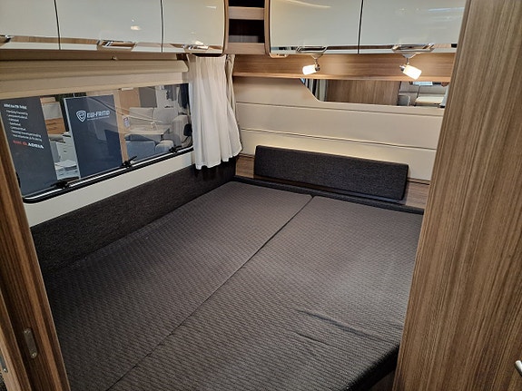Knaus 650 UDF Scandinavian Selection (ALDE+AC+Solcell+Barnkammare+Micro) 16 of 23