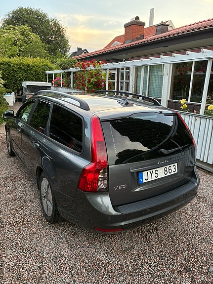 Volvo V50 4 of 5