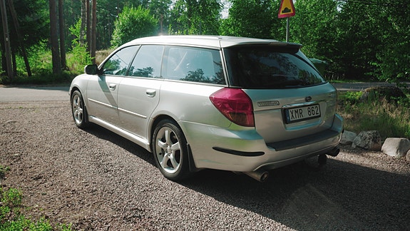 Subaru Legacy 4 of 5