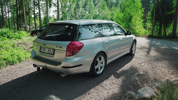 Subaru Legacy 5 of 5