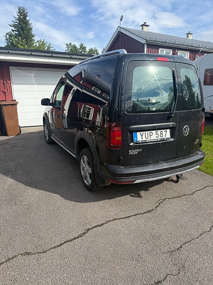 Volkswagen Caddy Alltrack 5 of 5
