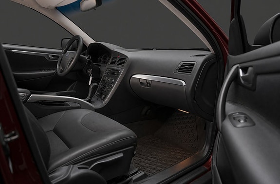 Volvo XC70 14 of 16
