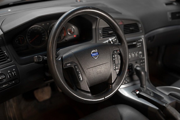 Volvo XC70 8 of 16