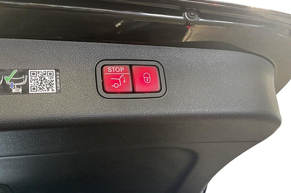 Mercedes-Benz E300 de 17 of 22